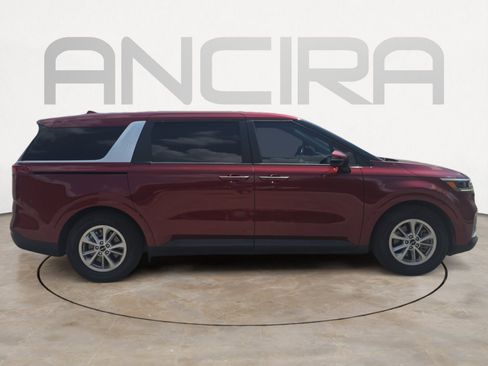 Certified 2024 Kia Carnival LX FWD image 9