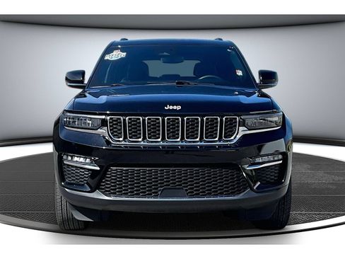 Certified 2024 Jeep Grand Cherokee Limited AWD/4WD image 4