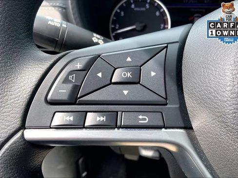 Used 2025 Nissan Sentra SV FWD image 17