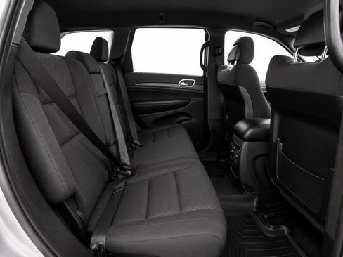 Used 2018 Jeep Grand Cherokee Laredo AWD/4WD image 20