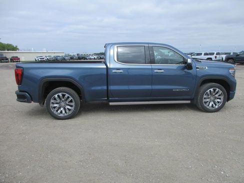 New 2026 GMC Sierra 1500 Denali w/ Denali Reserve Package AWD/4WD image 3