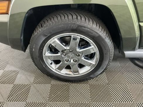 Used 2007 Jeep Commander Sport AWD/4WD image 26