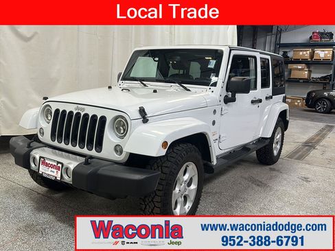 Used 2015 Jeep Wrangler Unlimited Sahara w/ Connectivity Group AWD/4WD image 1