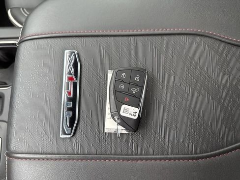 Used 2024 GMC Sierra 2500 AT4X image 23