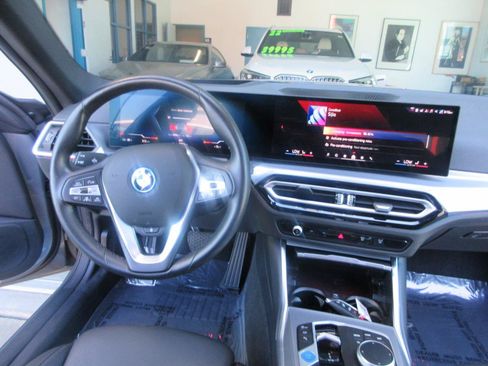 Used 2024 BMW i4 eDrive35 w/ Premium Package RWD image 46