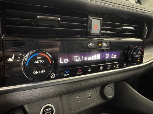 Used 2023 Nissan Rogue Platinum w/ Platinum Premium Package AWD/4WD image 36