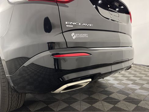 Used 2023 Buick Enclave Premium w/ Experience Buick Package image 7