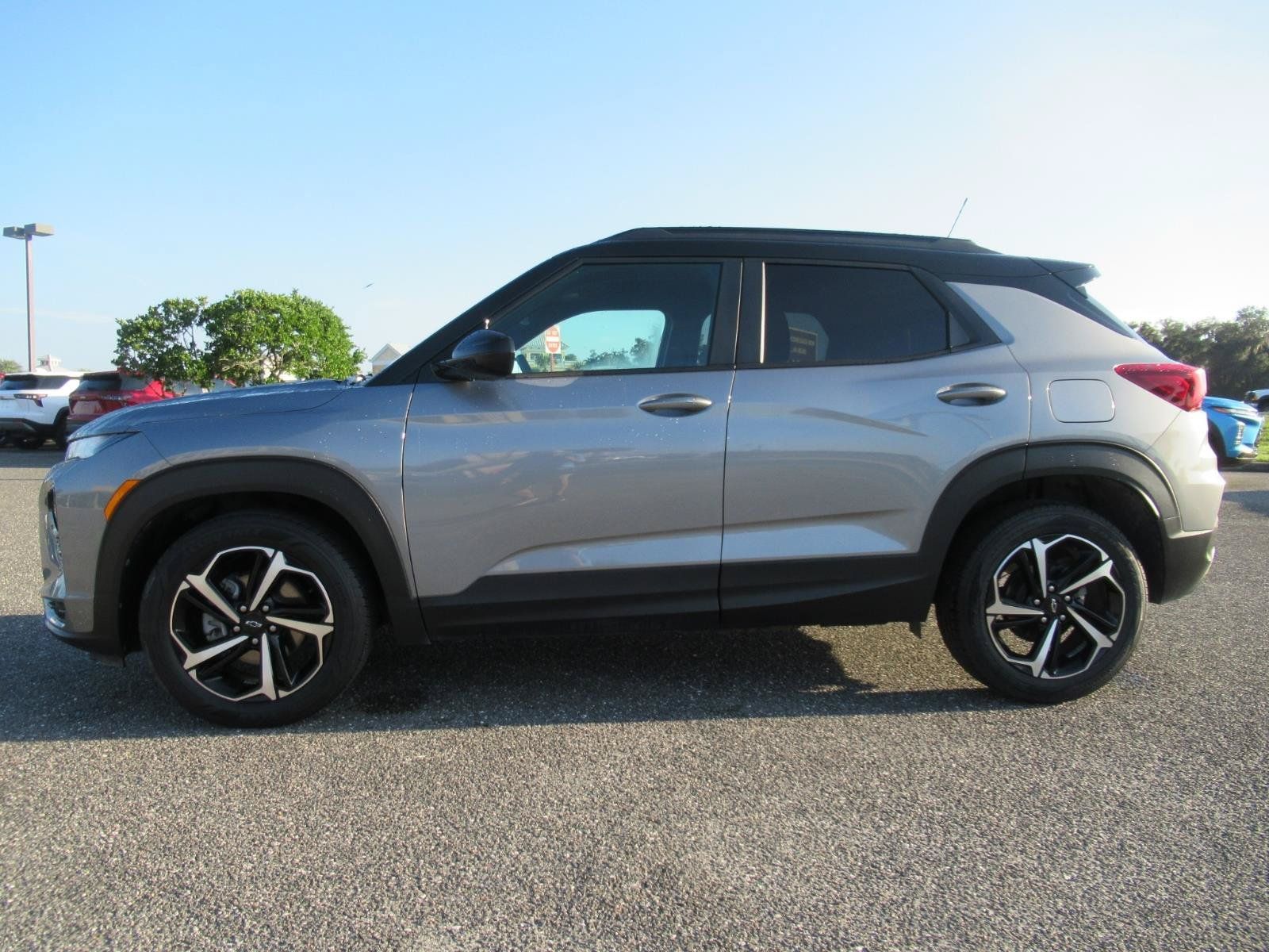 Used 2023 Chevrolet TrailBlazer RS w/ Convenience Package FWD image 4