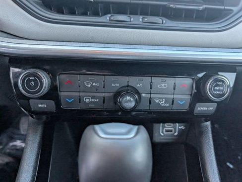 Used 2024 Jeep Compass Limited image 16