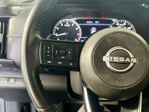 Used 2023 Nissan Pathfinder SV image 18