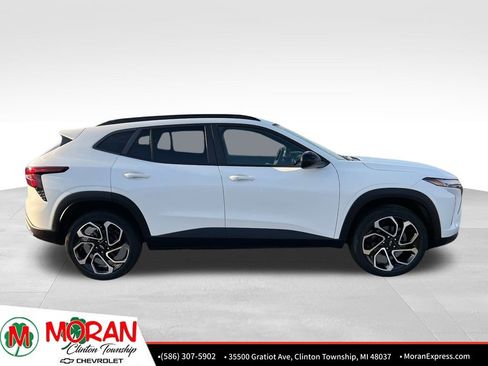 Certified 2024 Chevrolet Trax RS image 7