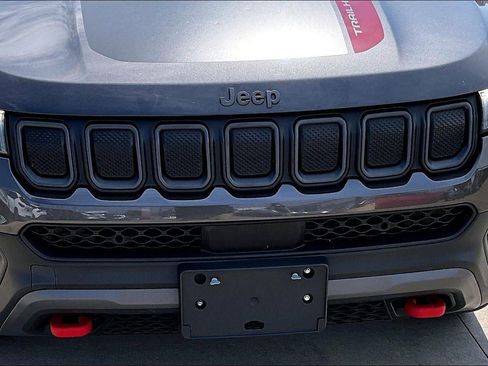Used 2022 Jeep Compass Trailhawk w/ Trailhawk Elite Group AWD/4WD image 34