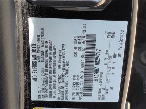 Used 2017 Ford Fusion SE w/ Equipment Group 201A FWD image 19