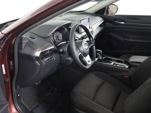 Used 2024 Nissan Altima 2.5 SV AWD/4WD image 19