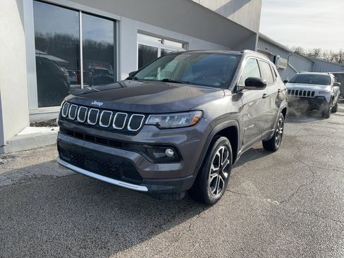 Used 2022 Jeep Compass Limited w/ Sun and Sound Group image 3