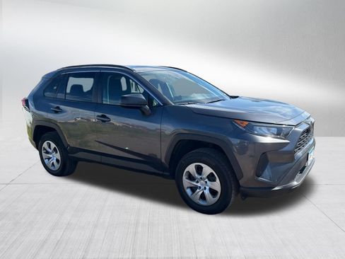 Used 2019 Toyota RAV4 LE w/ Carpet Mat Package AWD/4WD image 5