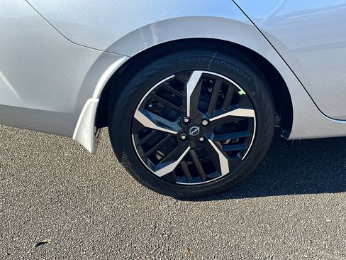 New 2025 Nissan Versa SR w/ Trunk Package image 17