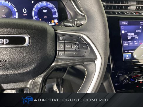 Used 2023 Jeep Grand Cherokee Altitude image 23