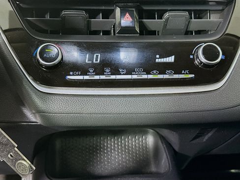 Used 2022 Toyota Corolla LE image 22