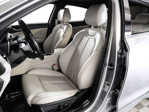 Used 2024 Genesis G70 2.5T RWD image 38