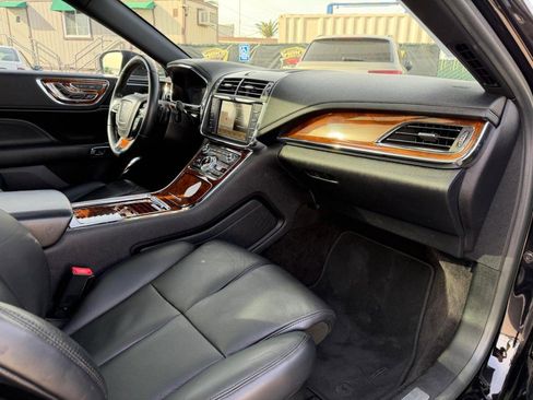 Used 2017 Lincoln Continental Reserve w/ Technology Package image 20