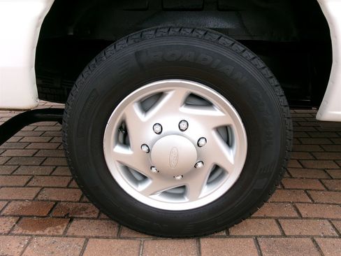 Used 2011 Ford E-150 and Econoline 150 w/ PWR Group image 32