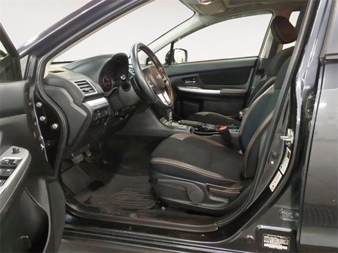 Used 2016 Subaru Crosstrek 2.0i Premium w/ Moonroof Package image 9