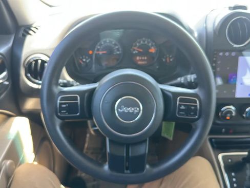Used 2015 Jeep Patriot Sport FWD image 37