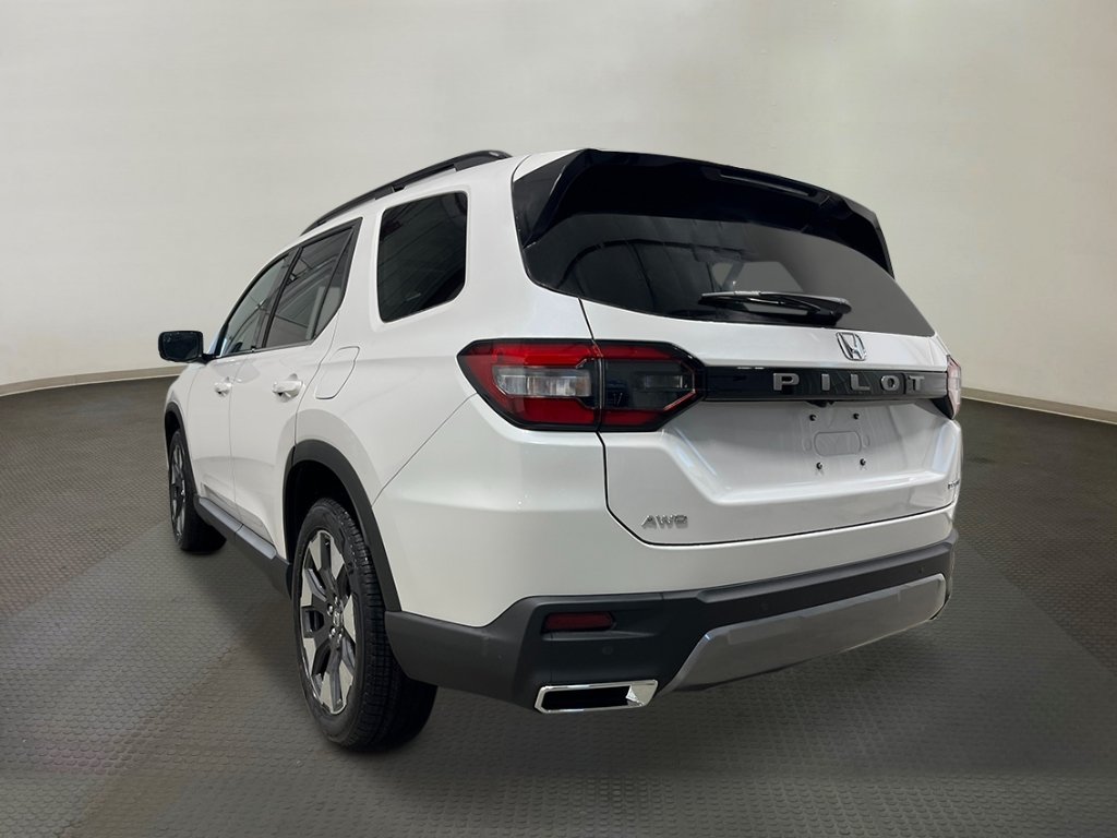 New 2026 Honda Pilot Touring image 3