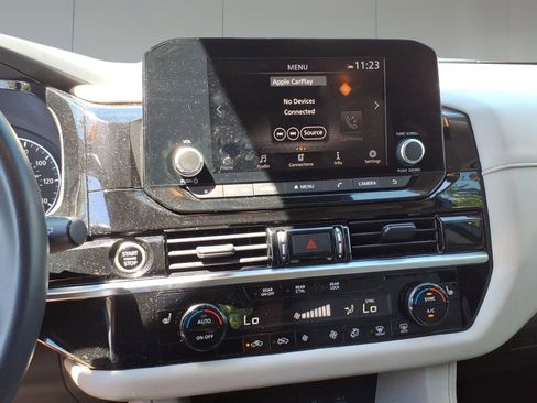 Used 2022 Nissan Pathfinder SV w/ SV Premium Package AWD/4WD image 16