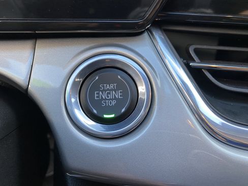 Used 2025 Chevrolet Trax LT w/ LPO, Blackout Package image 27