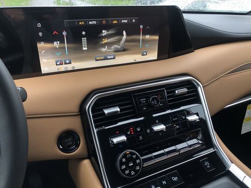 New 2026 Nissan Armada SL w/ Captain's Chari Seat Package image 32