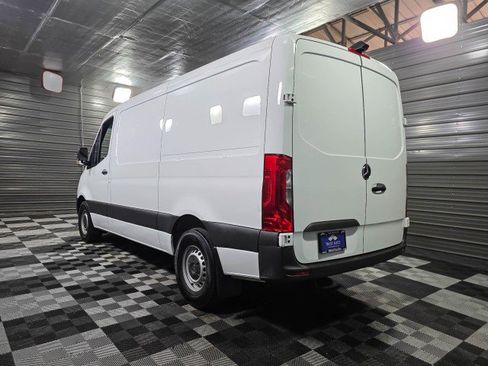 Used 2022 Mercedes-Benz Sprinter 2500 image 7