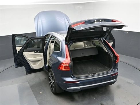 Used 2023 Volvo XC60 B5 Ultimate w/ Climate Package image 52