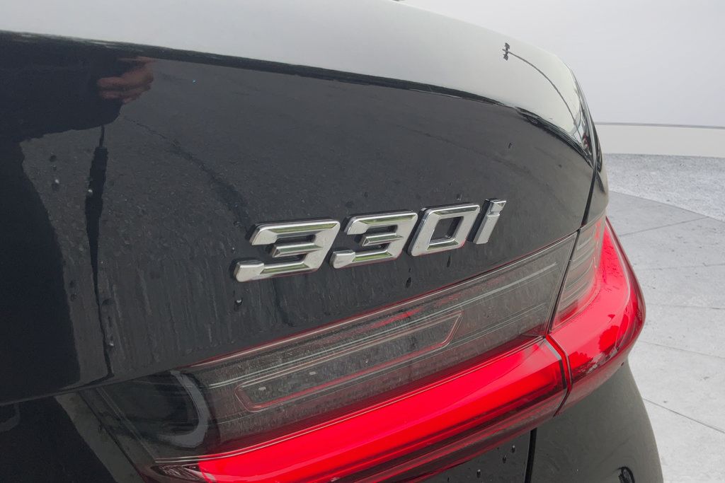 Used 2022 BMW 330i Sedan w/ Driving Assistance Package RWD image 26