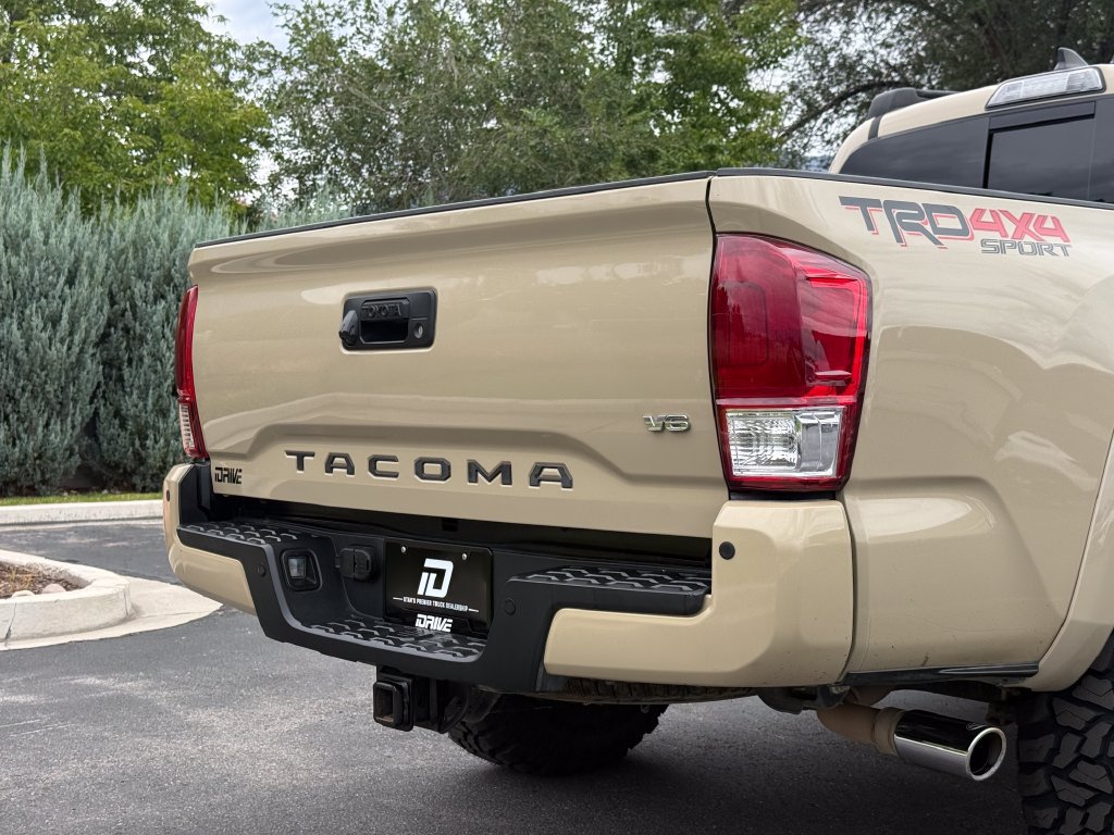 Used 2019 Toyota Tacoma TRD Sport w/ Technology Package AWD/4WD image 15