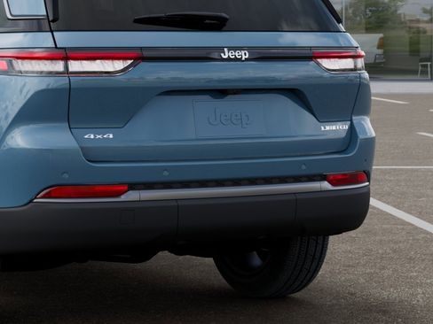New 2026 Jeep Grand Cherokee Limited w/ Limited Altitude Package AWD/4WD image 41