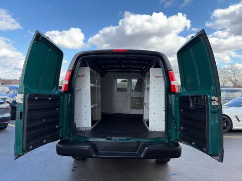 Used 2023 Chevrolet Express 3500 w/ Driver Convenience Package image 29