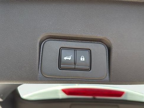 Used 2025 Nissan Rogue SV AWD/4WD image 10