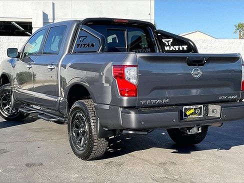 Used 2021 Nissan Titan SV w/ SV Convenience Package image 10