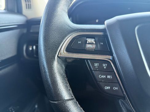 Used 2022 Lincoln Nautilus AWD w/ Premium Package image 19