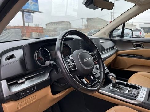 Certified 2023 Kia Carnival LX image 19