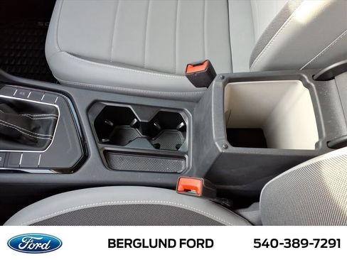 Used 2024 Volkswagen Taos SE image 28