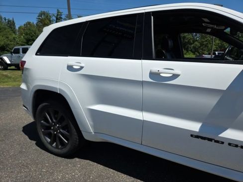 Used 2019 Jeep Grand Cherokee High Altitude AWD/4WD image 34