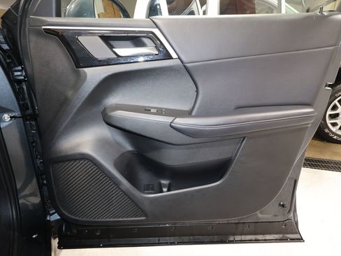 Used 2024 Mitsubishi Outlander SE image 19