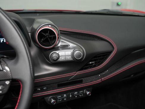 Used 2022 Ferrari F8 Tributo RWD image 41