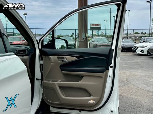 Used 2018 Honda Pilot Elite image 17