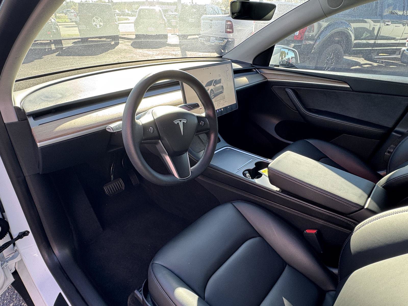 Used 2022 Tesla Model Y Long Range AWD/4WD image 14