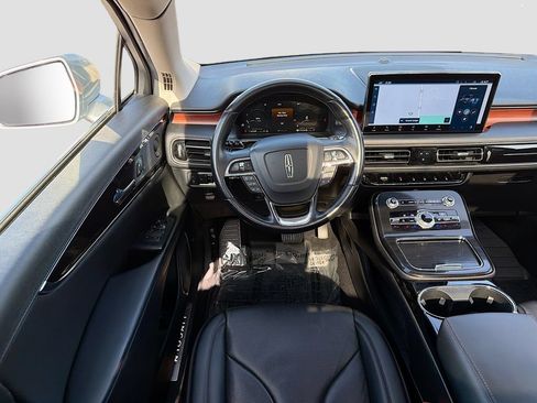 Used 2022 Lincoln Nautilus Reserve w/ Luxury Package AWD/4WD image 25