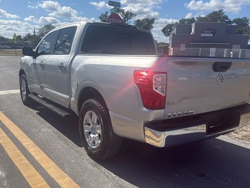 Used 2019 Nissan Titan SV RWD image 6